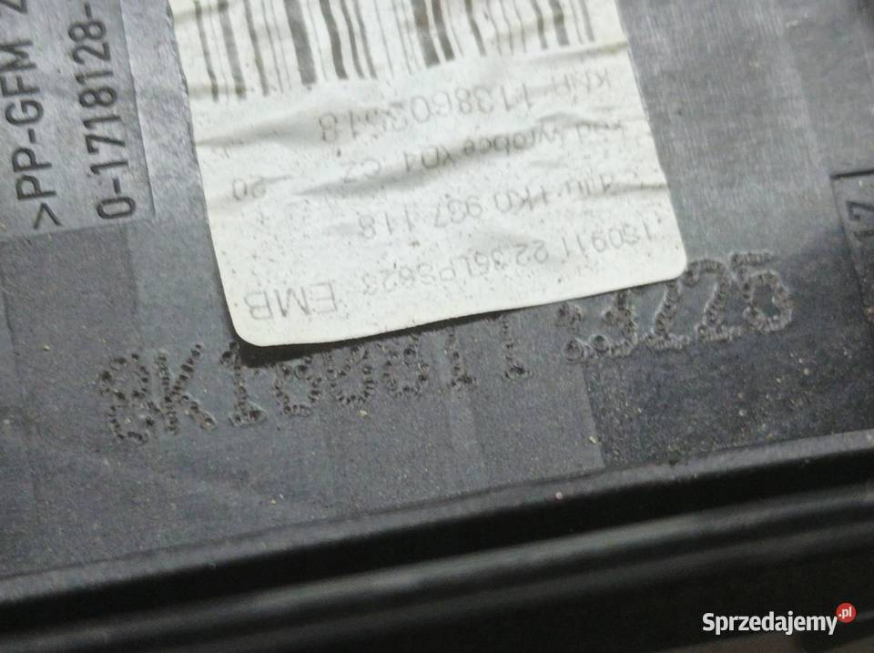 SKRZYNKA BEZPIECZNIKÓW 1K0937629A 1K0937118