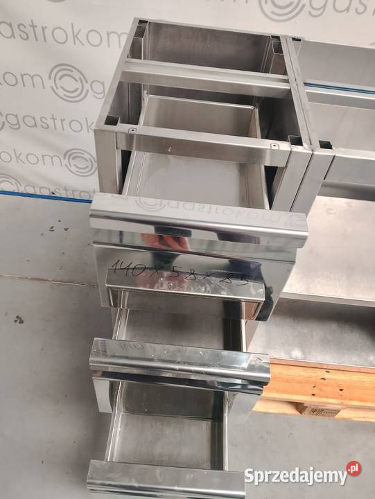 Moduł z 3 szufladami i 2 półkami 140x58x85