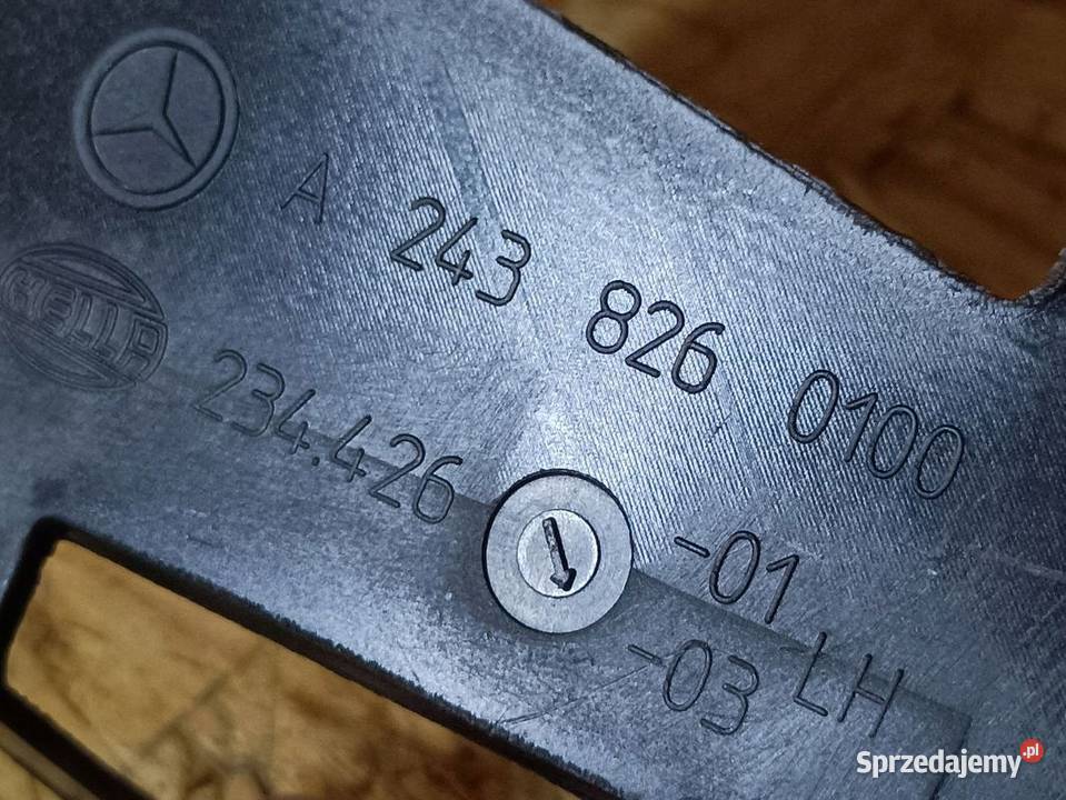 MERCEDES EQB 22 USZCZELKA LAMPY LEWY PRZÓD Pleszew