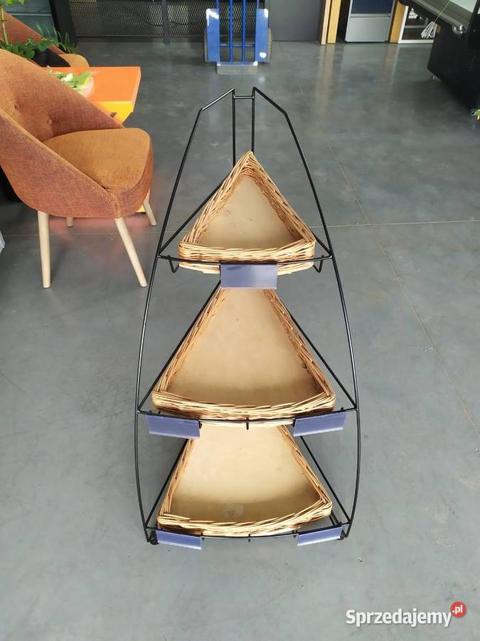 STOJAK EKSPOZYCYJNY Z WIKLINOWYMI TACAMI mazowieckie Kazuń Polski