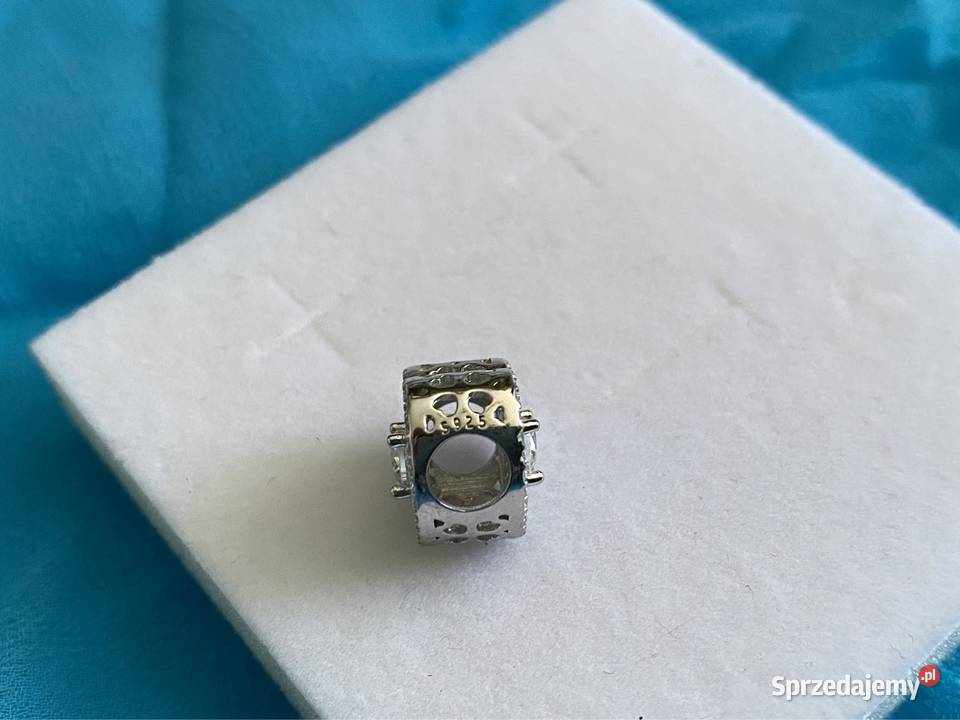 nowa wysadzana cyrkoniami zawieszka charms beads pomorskie Gdynia