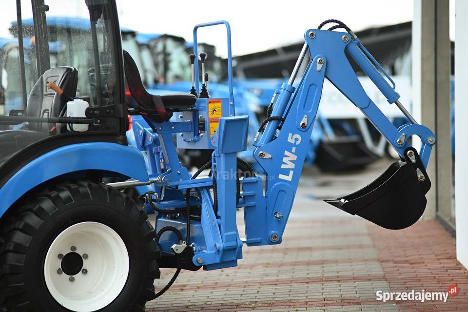 LS Tractor XJ25 HST 4x4 244 IND CAB ładowacz Tajęcina