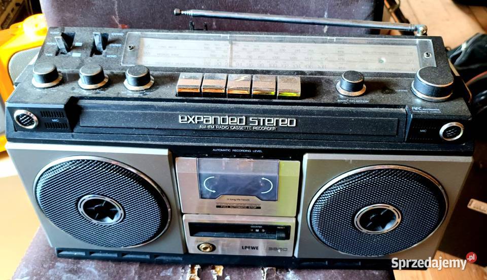 Loewe radiomagnetofon vintage sprawny Kadzidło