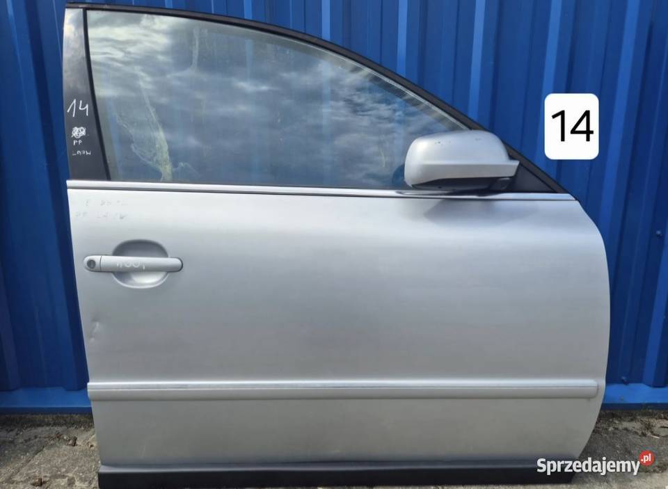 DRZWI PRZÓD PRAWY PRAWE VW PASSAT B5 FL LA7W Drzwi Działoszyce