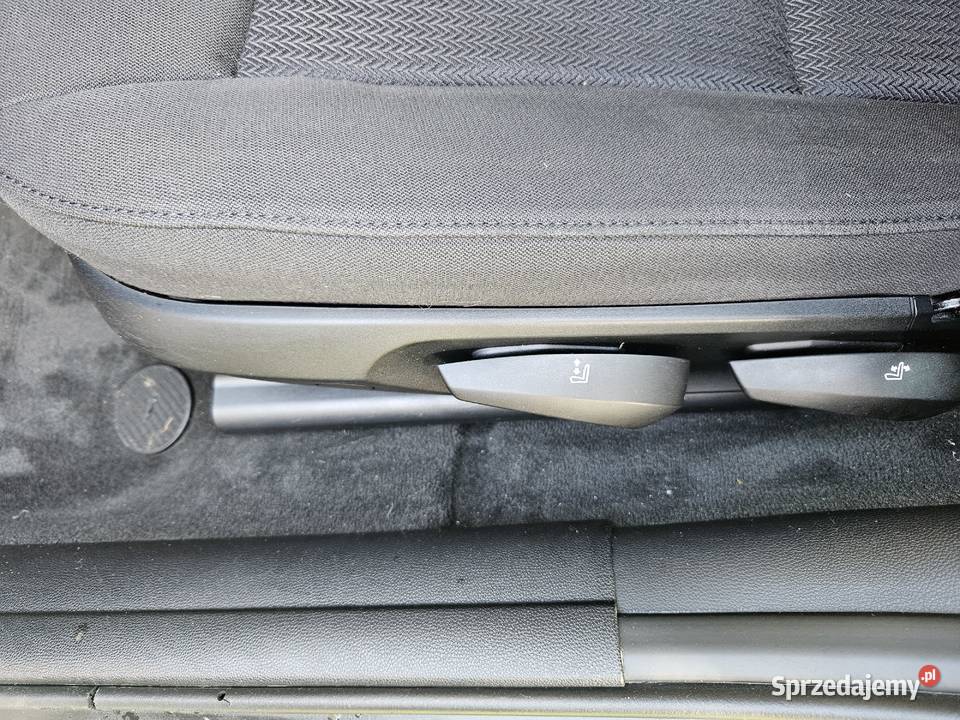 BMW e91 2010 20 diesel 143 bixenon panorama ASR (kontrola trakcji) Wołów