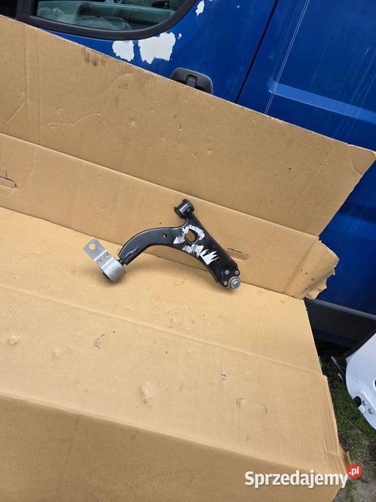 Wahacz lewy przód przedni Ford Fiesta MK6