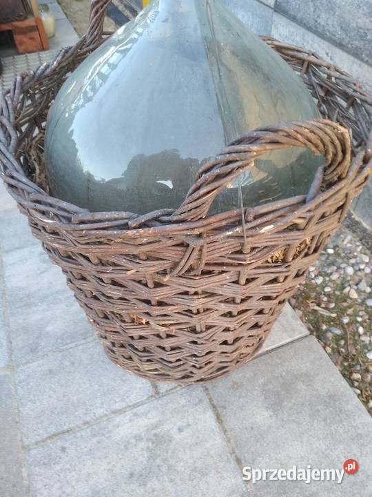 Balon gąsior na wino w wiklinowym koszu Kruszwica