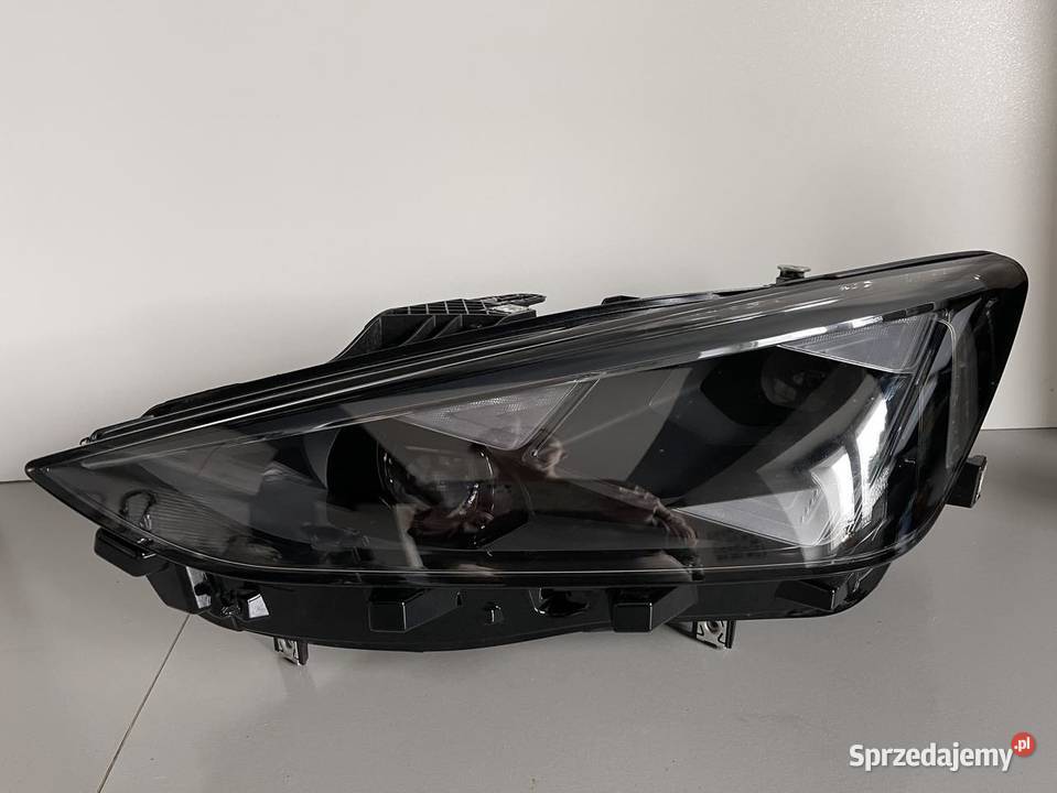 SEAT CUPRA LEON LIFT LEWA LAMPA FULL LED Ostroróg sprzedam