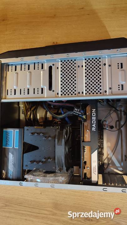 Komputer i7 10700 RX 6600 Pamięć RAM 32 Elektronika Ujsoły