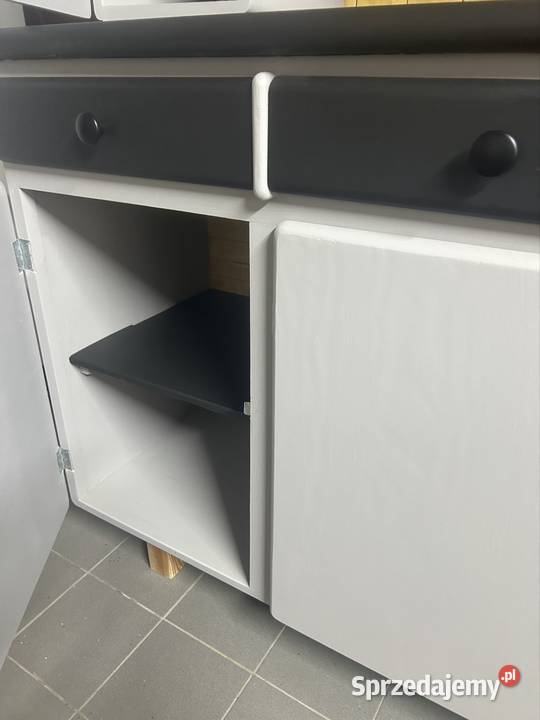 Odnowiony kredens Tyczyn