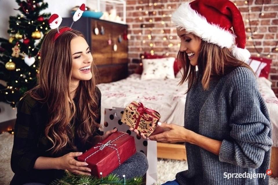 ZESTAW KOSMETYKÓW DAMSKICH PREZENT UPOMINEK sprzedam