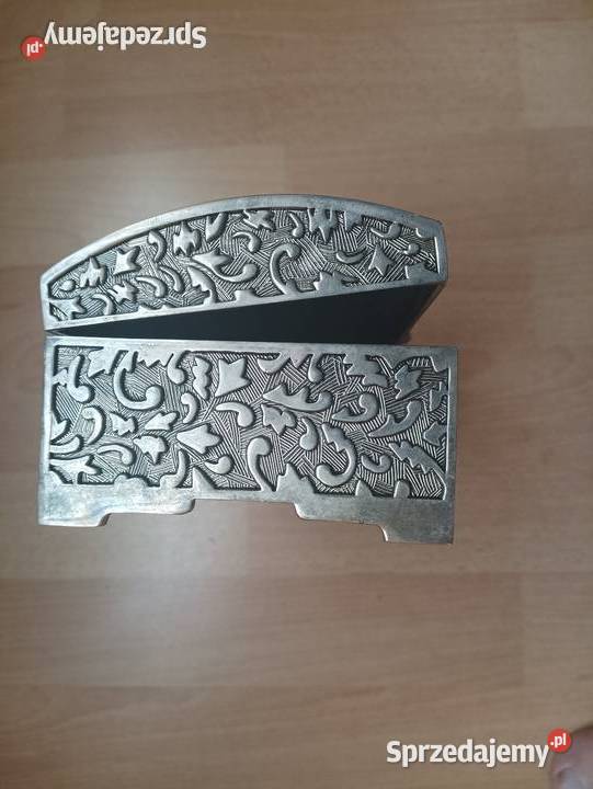 Szkatułka na biżuterię