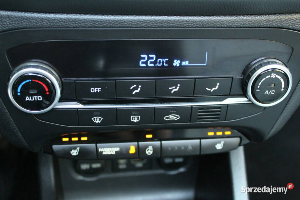 Hyundai i20 Benzyna Szyberdach Ledy Panorama Rok produkcji 2015 Lubań