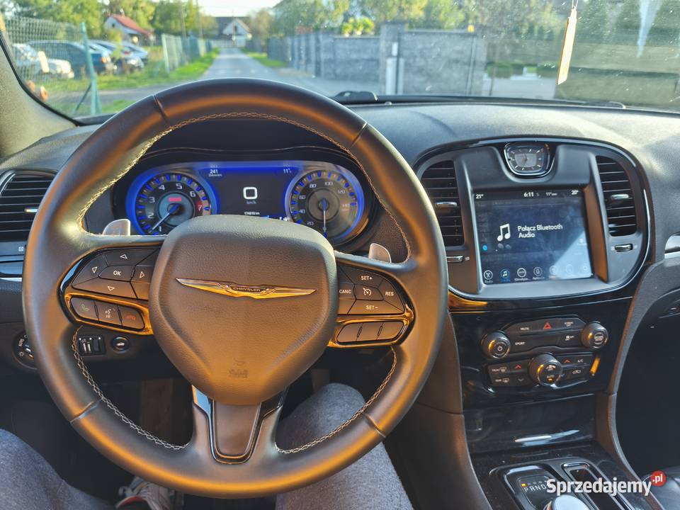 Chrysler 300S elektrycznie ustawiane fotele