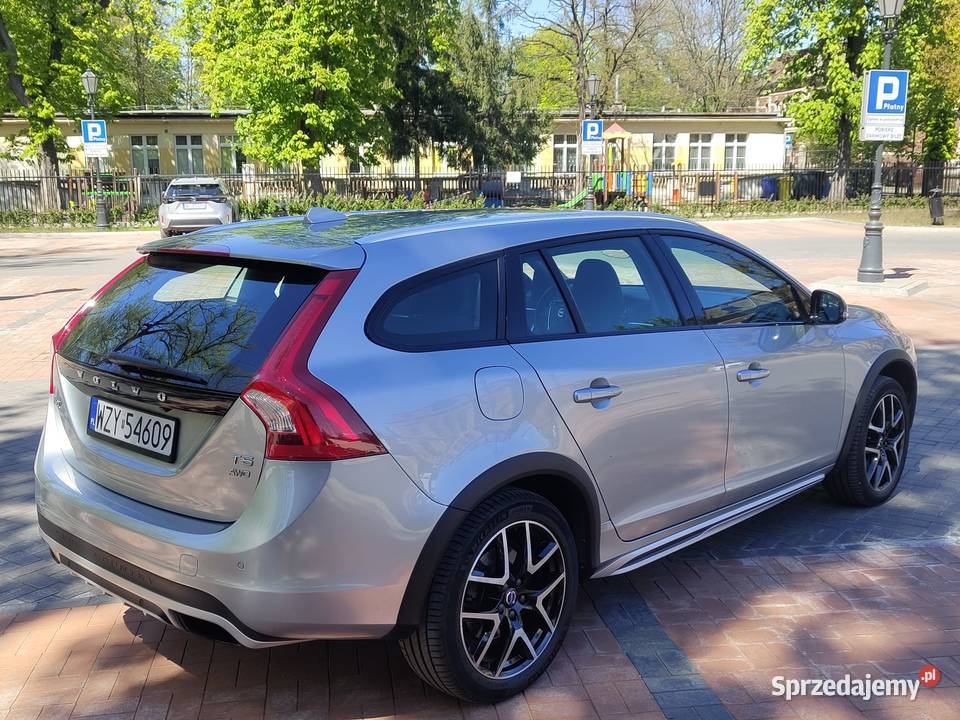 Volvo V60 Cross Country 20 T5 Rok produkcji 2016 Żyrardów sprzedam