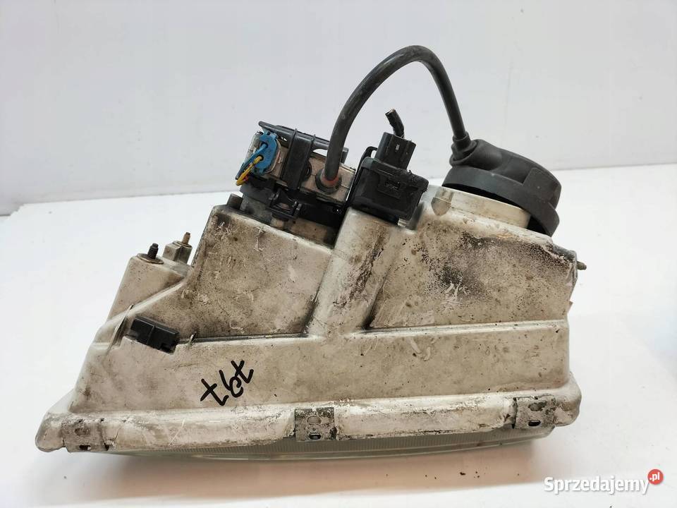 LAMPA PRZÓD PRAWA EU XENON LIFT 30899885 Volvo sprzedam