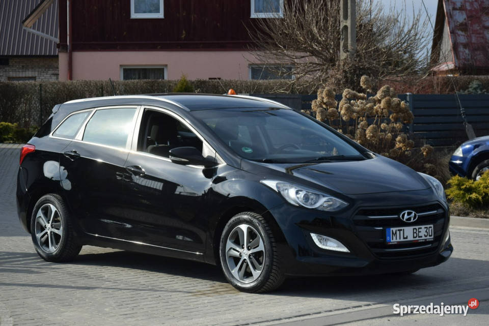 Hyundai i30 16D Navi Kamera 2015r Sprowadzony podkarpackie Majdan Sieniawski