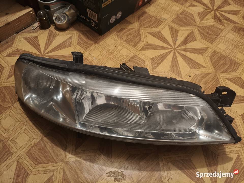 Reflektor Lampa Opel Vectra B prawa