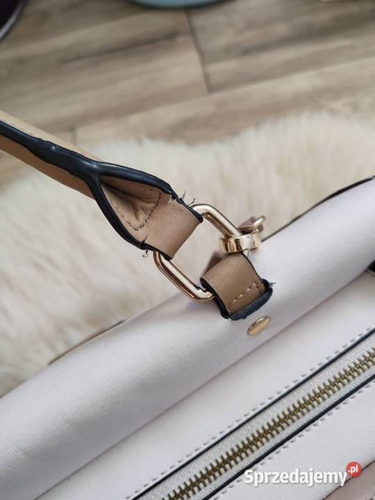 Piękna Beżowa torebka Kuferek River Island Jasło