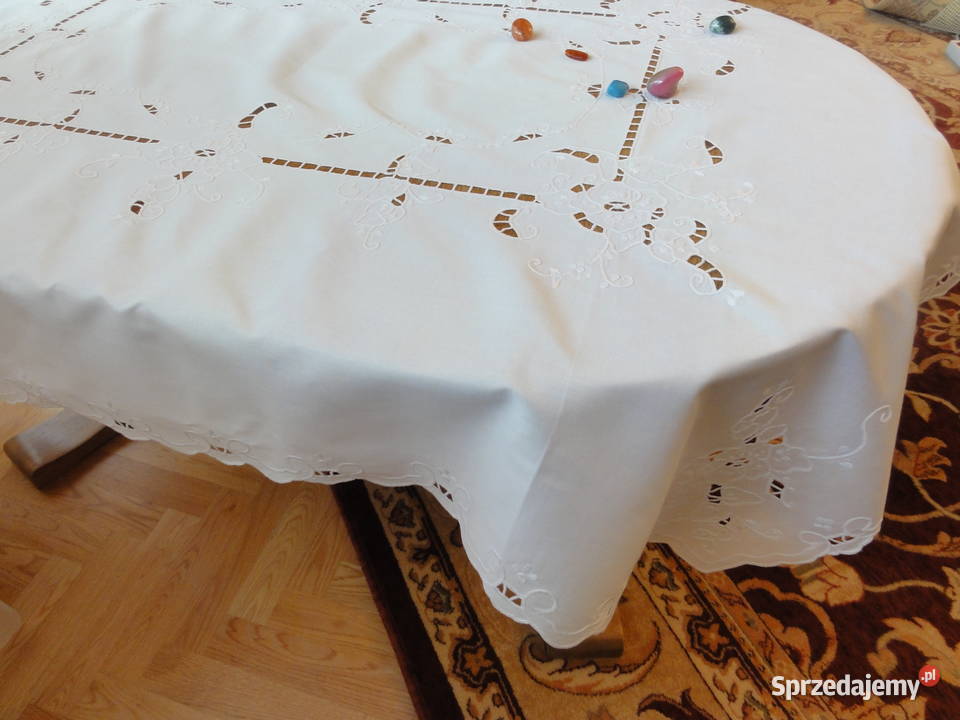 Obrus prostokątny bogato haftowany ręcznie Lublin
