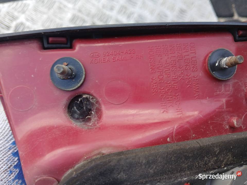 Lampa prawa tylna w klapę Kia Ceed II 2 SW kombi Radłów