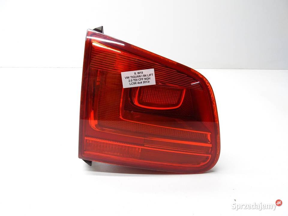 LAMPA LEWA LEWY TYŁ TYLNA W KLAPE 5N0945309 VW Lampy tylne małopolskie sprzedam