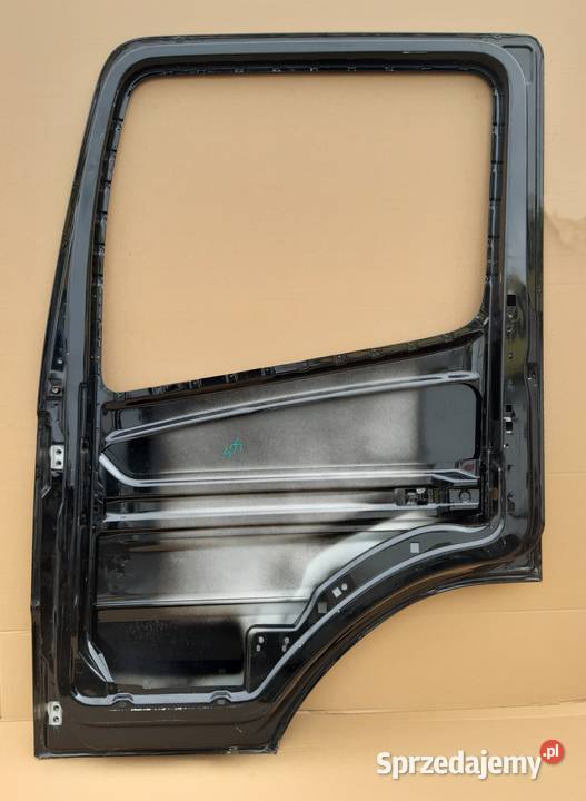 MERCEDES ATEGO DRZWI PRAWE PASAŻERA Bieleń