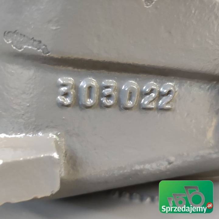 Zwolnica Zwrotnica Piasta 931303220020 Półoś Rolnictwo