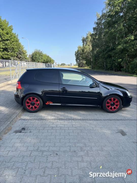 Volkswagen golf 5 16mpi nowe OC i przegląd na Hatchback łódzkie Sieradz sprzedam