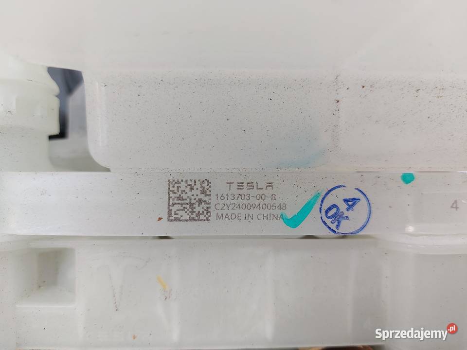 TESLA MODEL Y 2024r POMPA WODY CIEPŁA