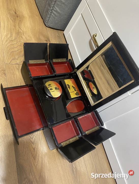 Japońska toaletka lakierowana z lusterkiem Antyki, Sztuka, Kolekcje śląskie Będzin