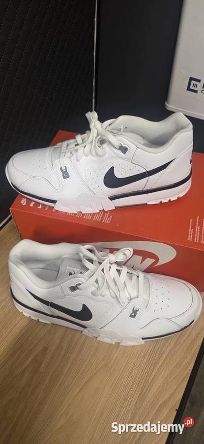 Sprzedam nowe buty Nike tkanina sprzedam