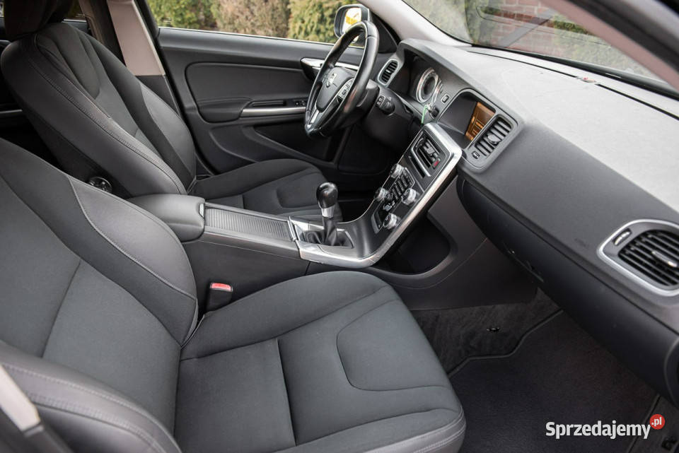 Volvo V60 RDesign 20d D4 163 5 cylindrowy Manual Zwoleń