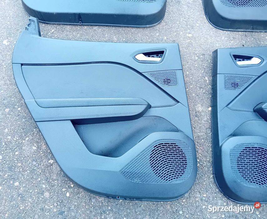 Renault Captur II boczki tapicerka drzwi Przeźmierowo