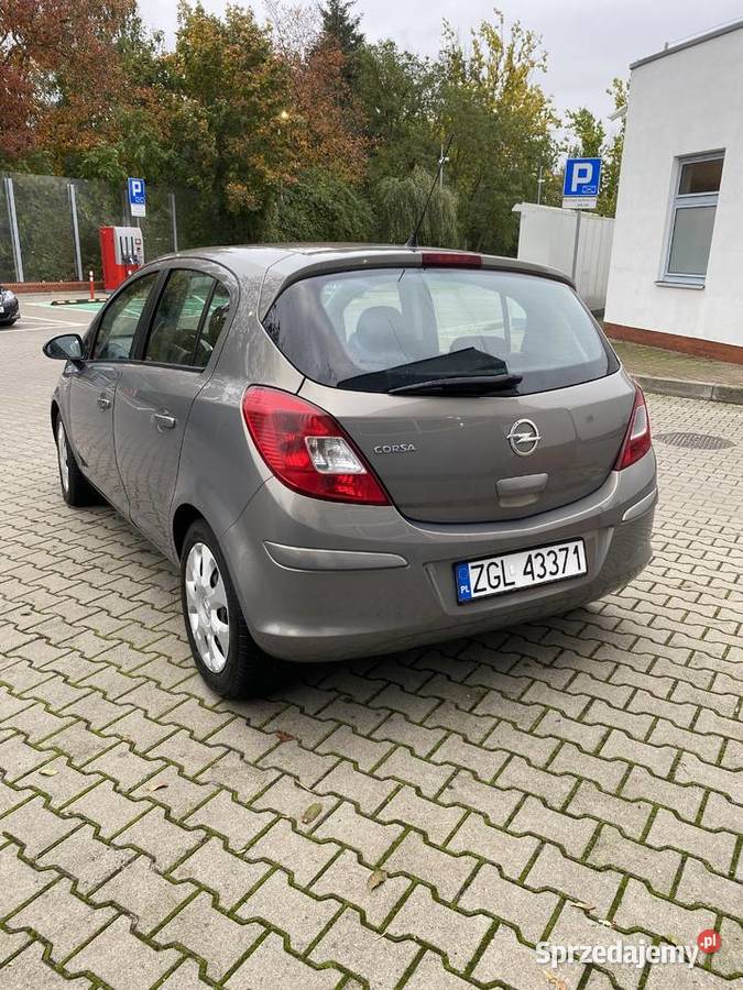 Opel Corsa 2011 service klima komplet opon 86KM Przecław