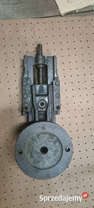 Stare imadło maszynowe FPU z czasów PRL Łochów