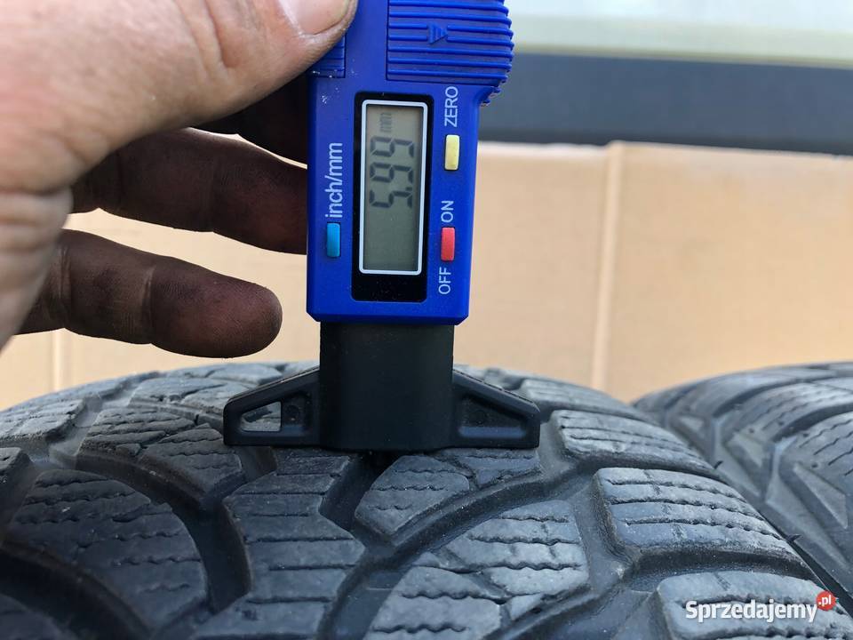 2 X BRIDGESTONE BLIZZAK 20560R16 96H