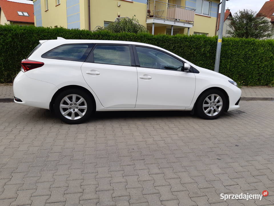 Toyota Auris II Kombi 14 D4D 2018 kamera cofania Gdańsk