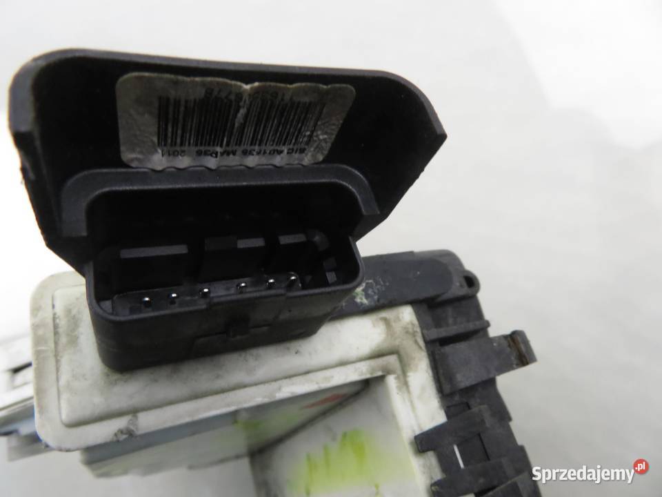 ZAMEK PRAWY PRZEDNI PEUGEOT PARTNER II 828405 osobowe