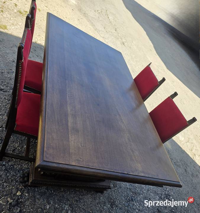 Włoski rzeźbiony stół na łapach z 4 krzesłami Wałbrzych