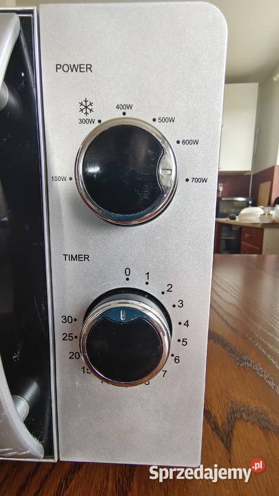 Kuchenka mikrofalowa Silvercrest SMW 700 W D2