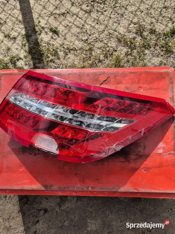 W207 A2079060258 R E klasa tylna prawa lampa Szczecin