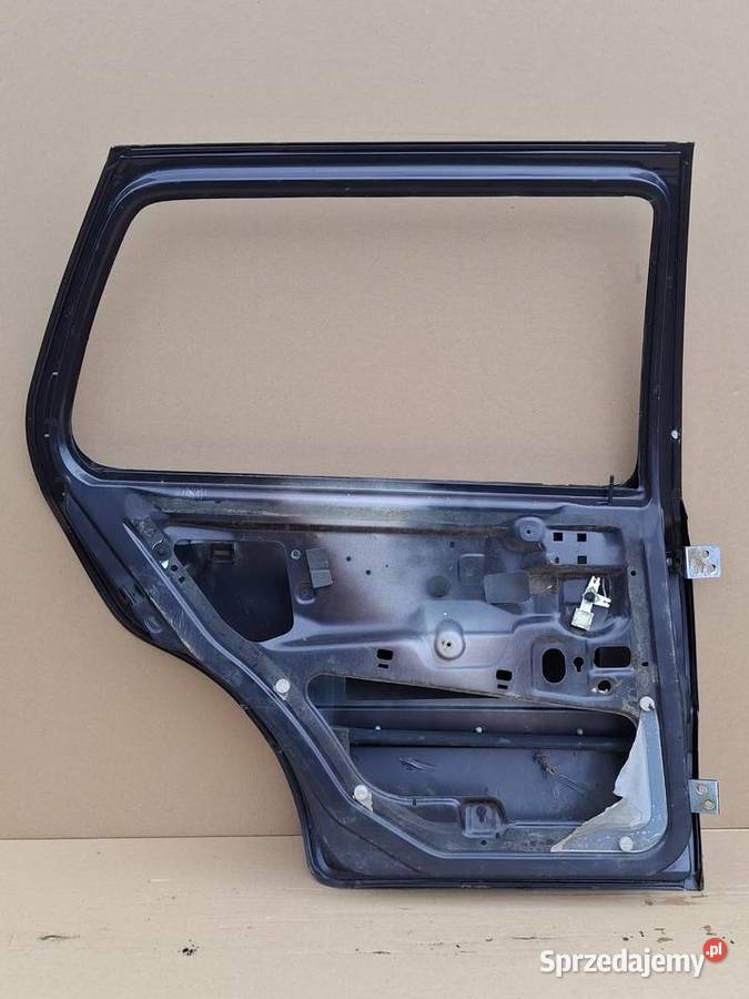VW GOLF 3 III KOMBI DRZWI LEWY TYŁ LEWE TYLNE osobowe Drzwi Bieleń