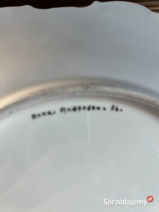 Patera z białej porcelany Chryzantemy Powstała Gdańsk