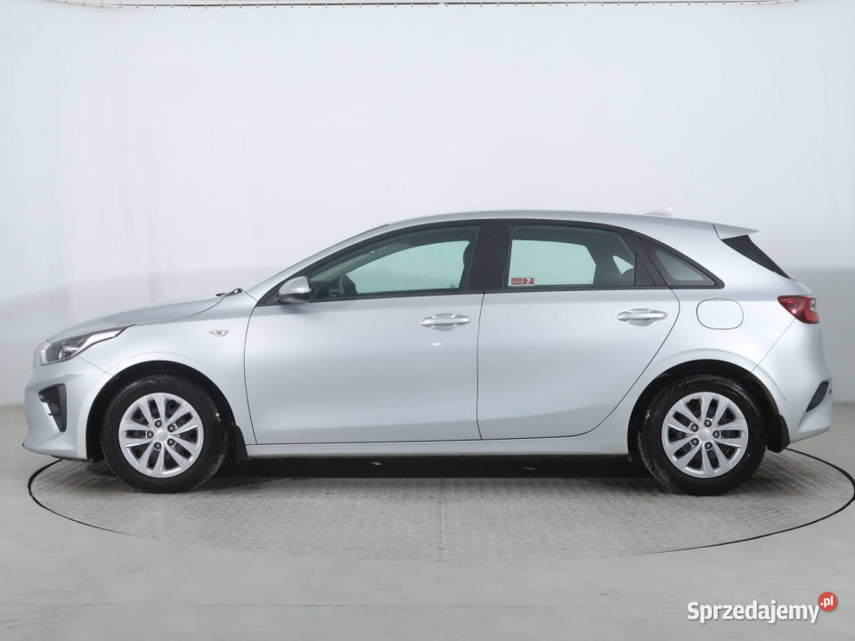 Kia Ceed 10 TGDI srebrny