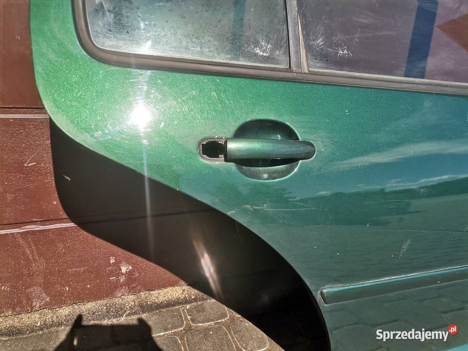 VW BORA DRZWI PRAWY TYŁ Rok produkcji 2000 Nowy Sącz