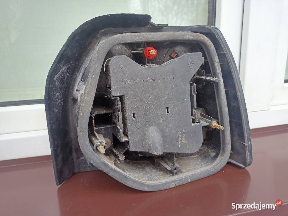 Renault 19 Chamade sedan lampa tył tylna lewa Sieradz