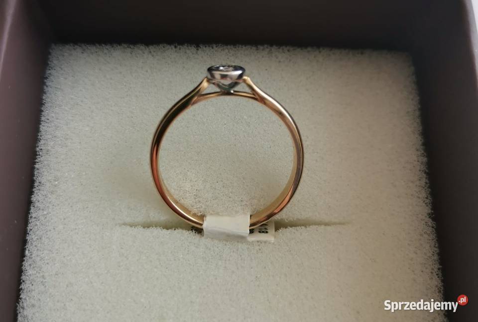 Złoty pierścionek zaręczynowy łódzkie