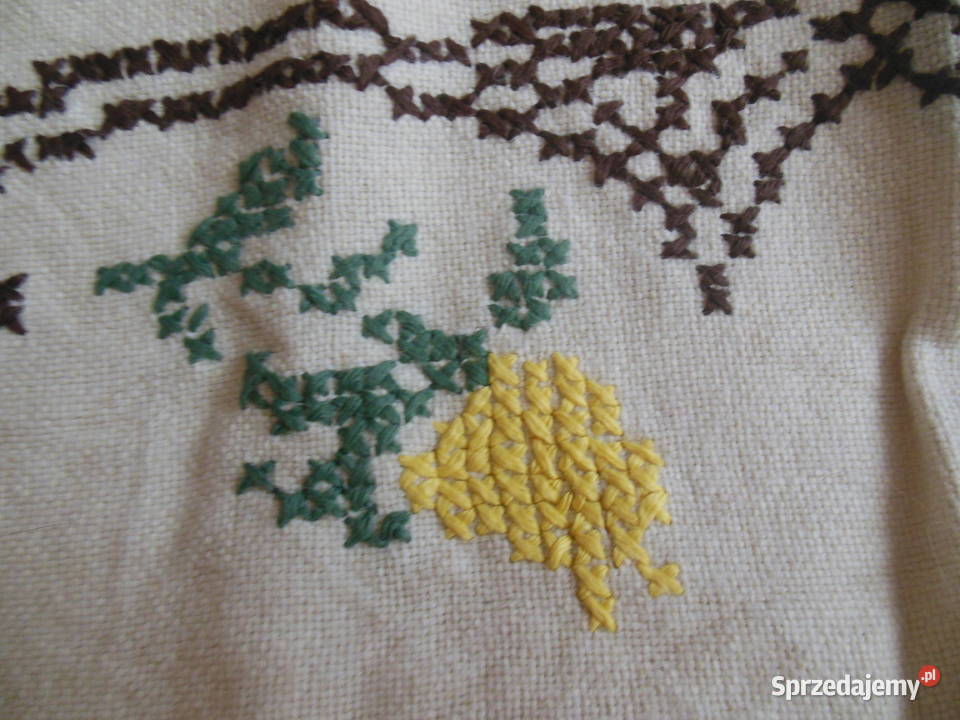 Bieżnik haftowany recznie w róże
