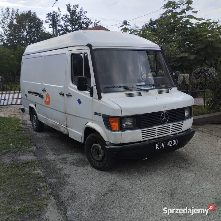 Sprzedam Mercedes Benz 208D 2300cm3